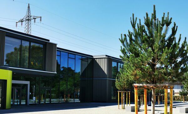 Bild vergr&ouml;&szlig;ern: Grundschule Karlsfeld Krenmoosstraße