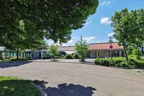 Bild vergr&ouml;&szlig;ern: Gebäude Grundschule Schwabhausen